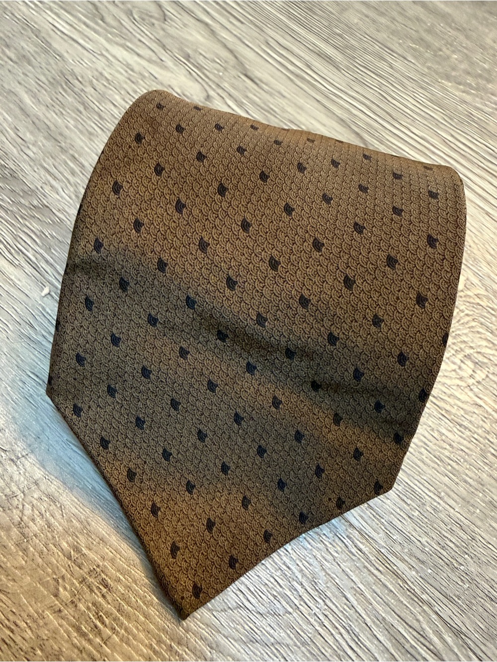 Bill Blass Short Tie 100% Silk Mens Brown/Black Geometric Pattern Classic Busin
